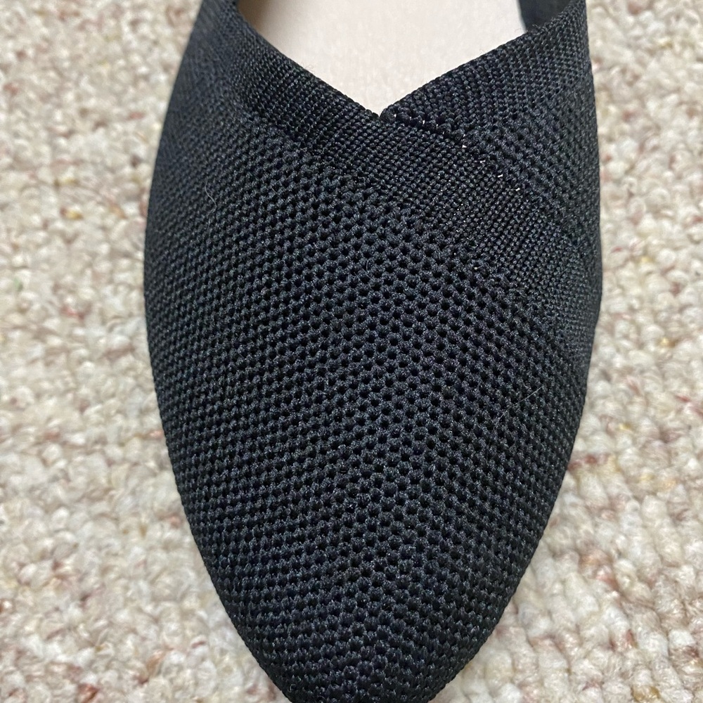 Chic Black Danskin Flats - Picture 5 of 15